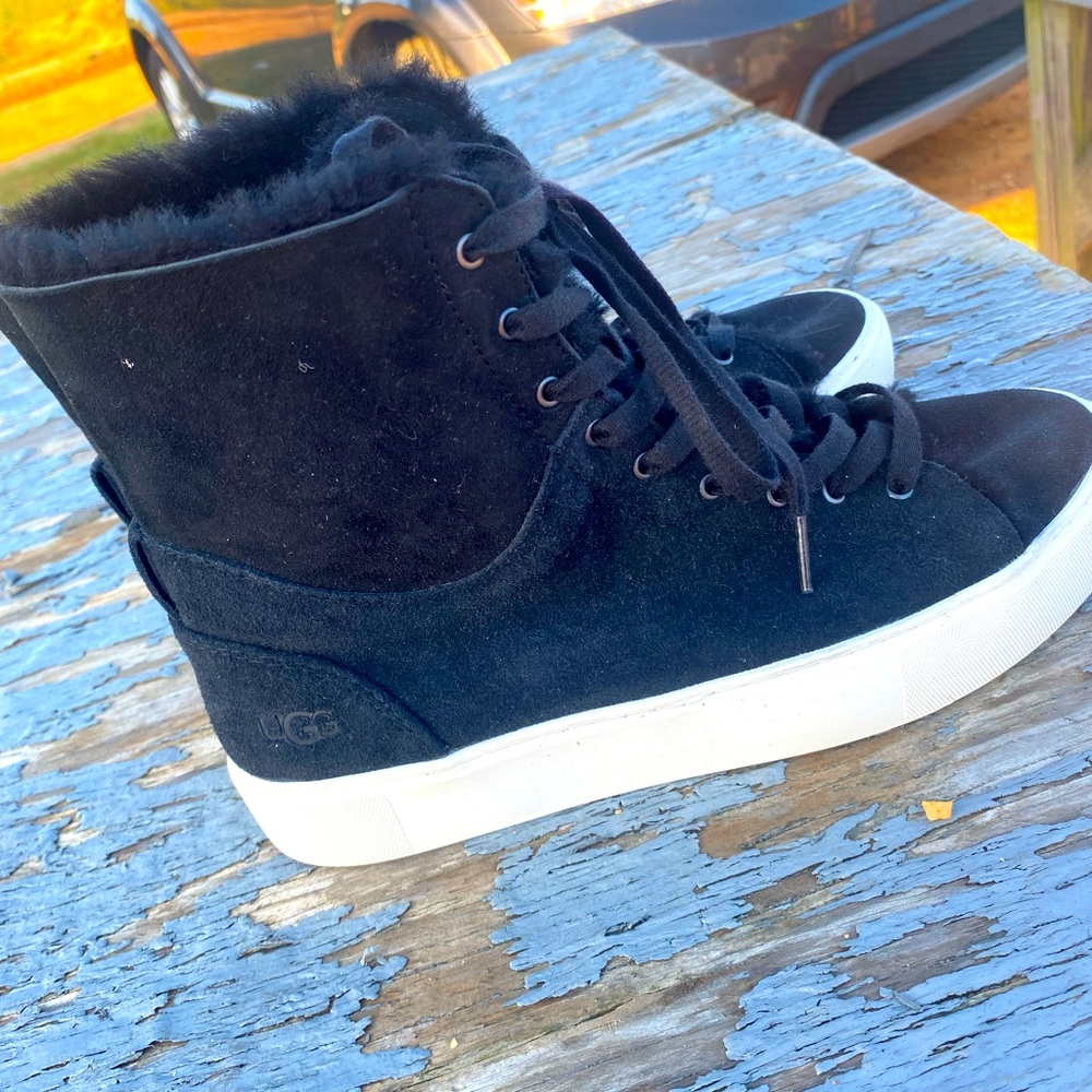 Black & white women Ugg shoes. Size 10